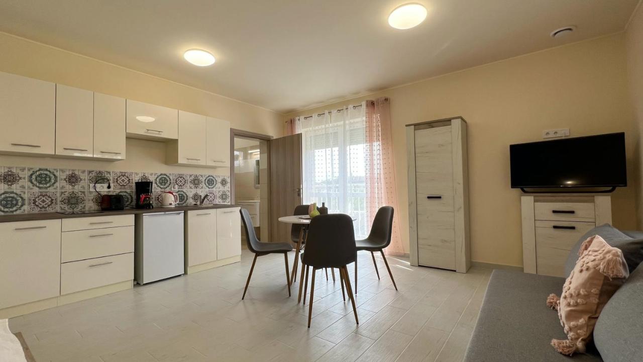 Gardencity Apartmanhaz Gyor Exterior photo