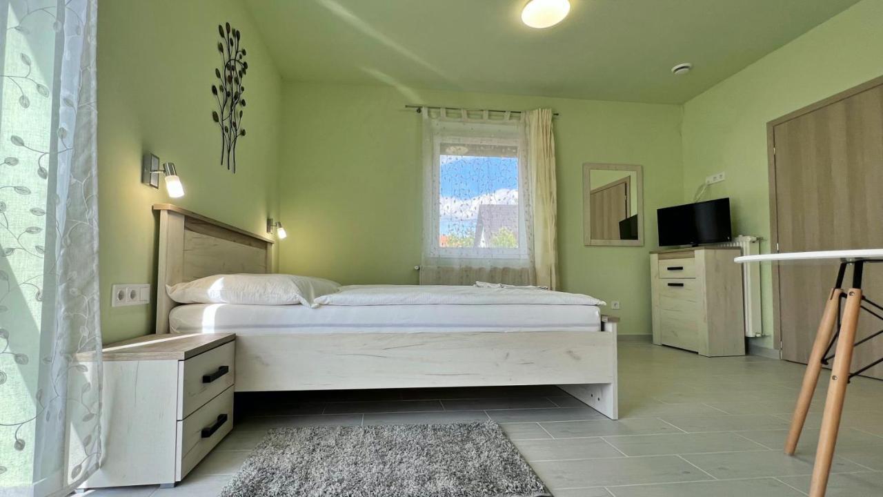 Gardencity Apartmanhaz Gyor Exterior photo