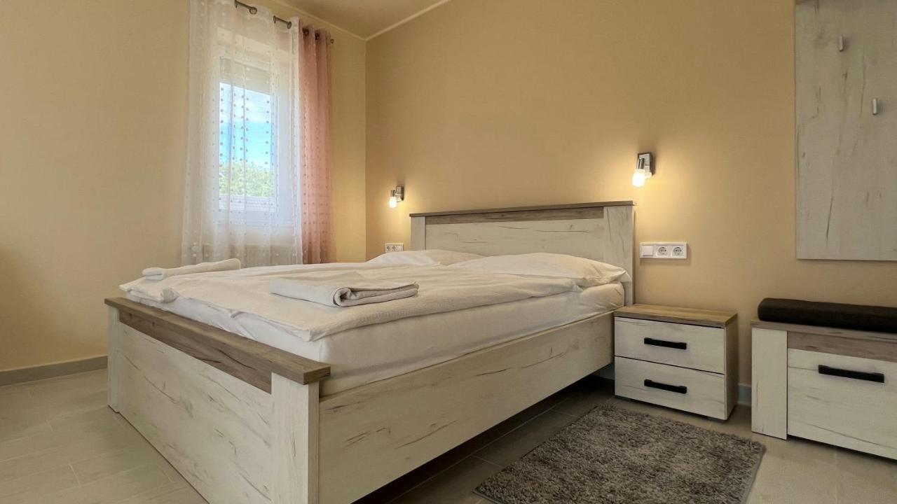 Gardencity Apartmanhaz Gyor Exterior photo