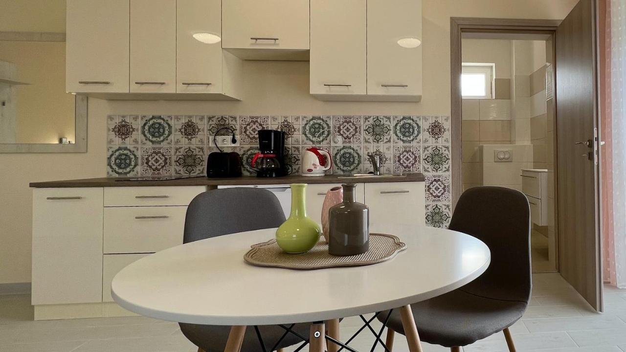 Gardencity Apartmanhaz Gyor Exterior photo