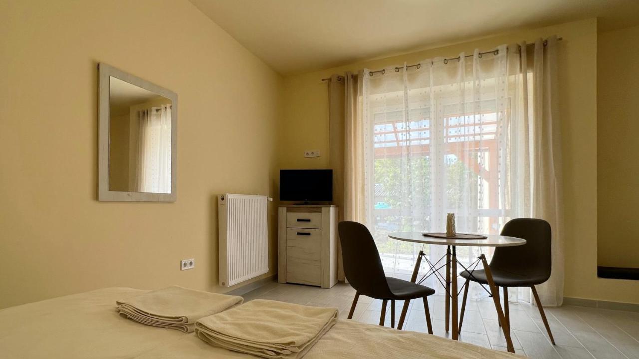 Gardencity Apartmanhaz Gyor Exterior photo