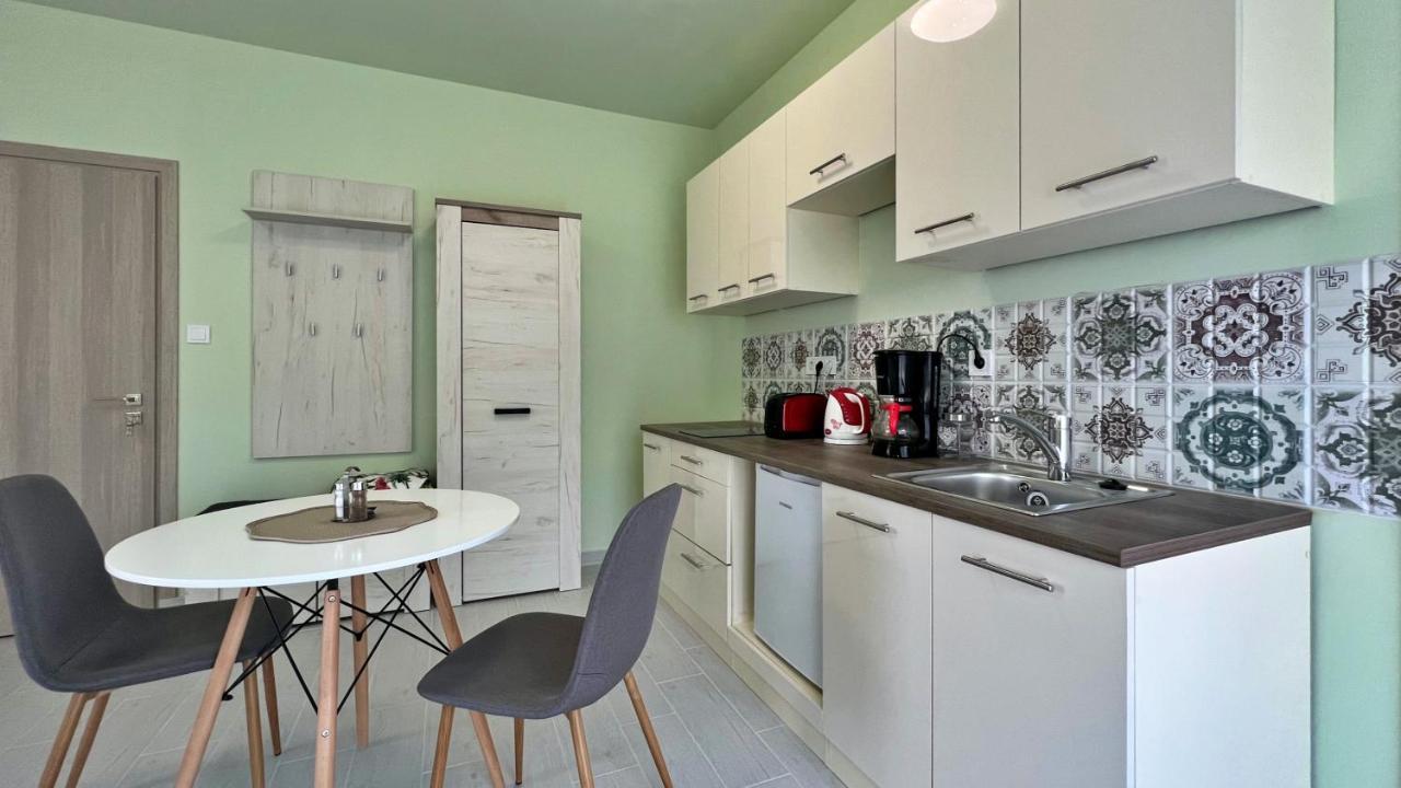 Gardencity Apartmanhaz Gyor Exterior photo